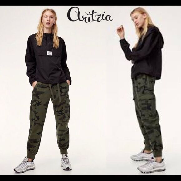 Aritzia TNA Twin Falls camo cargo jogger pants size XS - Picture 1 of 10